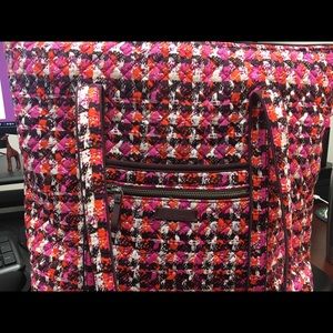 Excellent Condition--Large Vera Bradley tote.